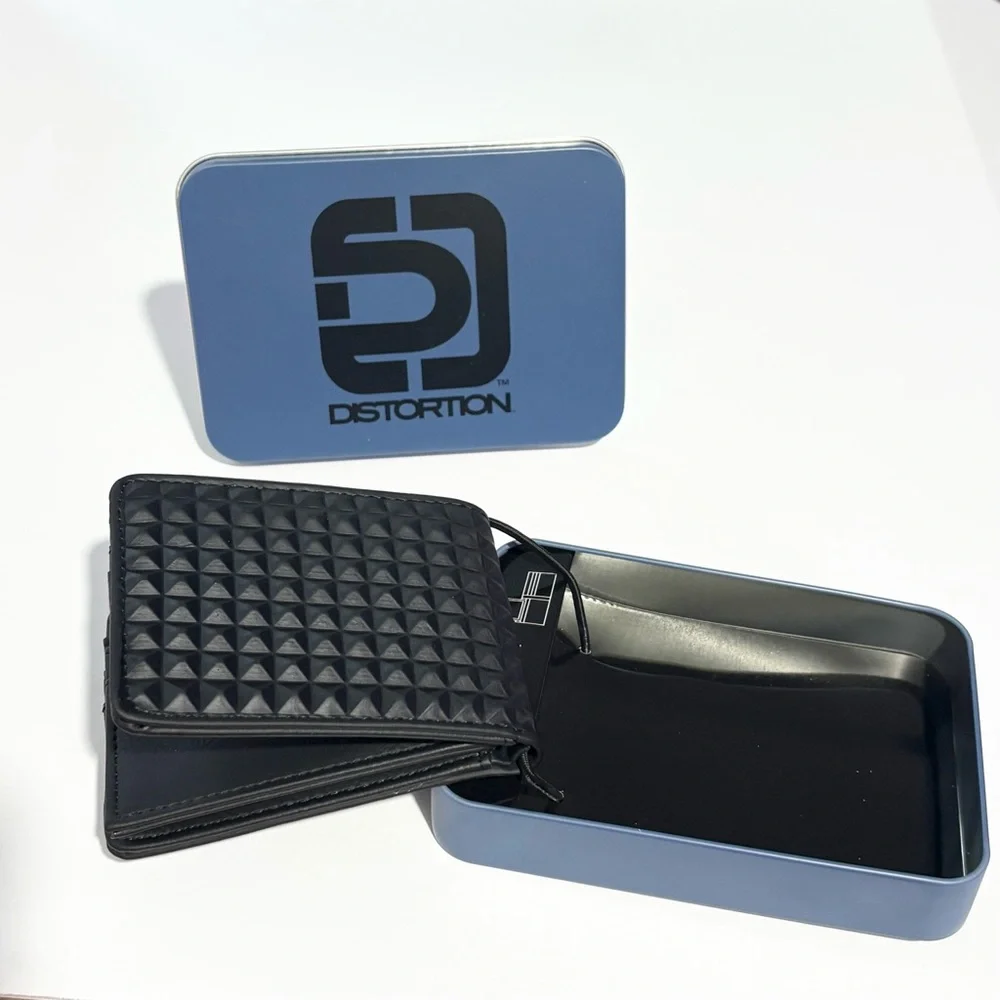Distortion Men’s Bifold Black Studded Wallet New In Box Great Gift